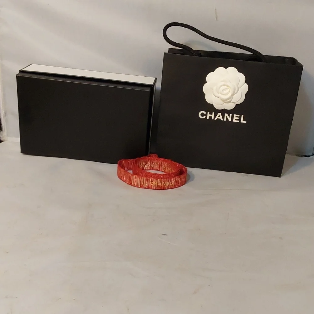 CHANEL decorate your
